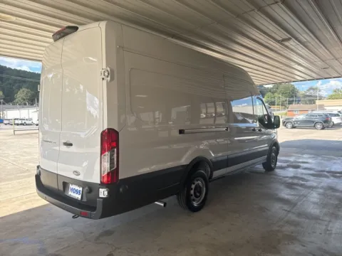 More photos of 2024 Ford Transit-250 at Moss Motor Company, TN