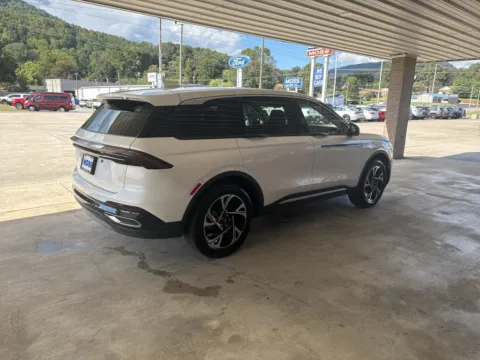 More photos of 2024 Lincoln Nautilus Premiere at Moss Motor Company, TN
