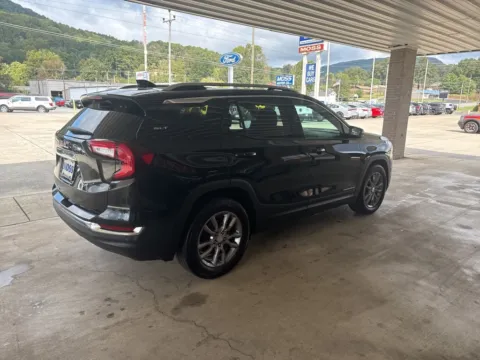 More photos of 2022 GMC Terrain SLT at Moss Motor Company, TN