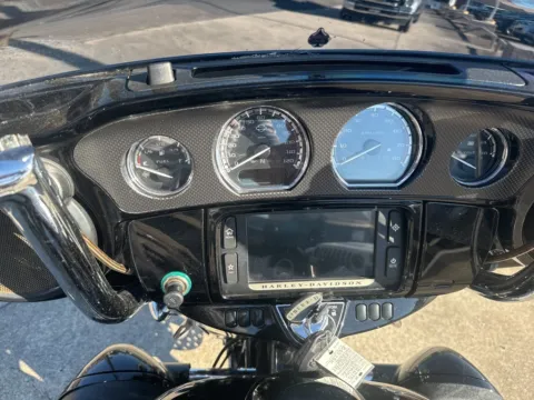 More photos of 2015 Harley-Davidson Street Glide CVO Street Glide at Moss Motor Company, TN