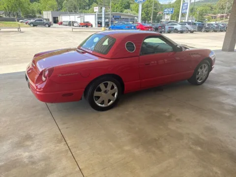 More photos of 2003 Ford Thunderbird at Moss Motor Company, TN
