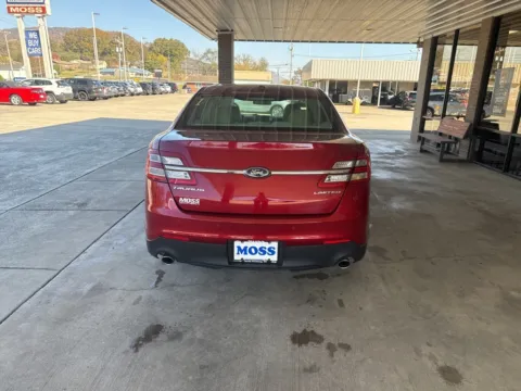 More photos of 2018 Ford Taurus Limited at Moss Motor Company, TN