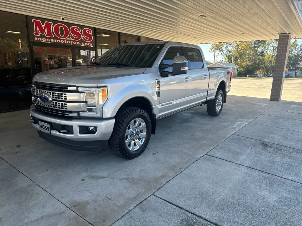 Silver 2019 Ford F-250SD Platinum for sale in South Pittsburg, TN