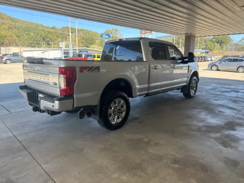 More photos of 2019 Ford F-250SD Platinum at Moss Motor Company, TN