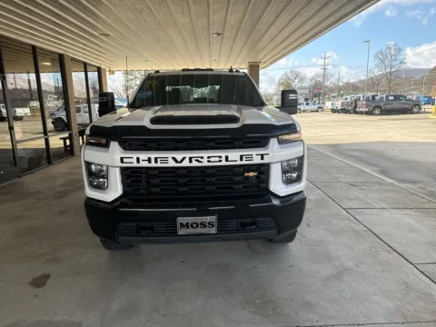 Photos of 2022 Chevrolet Silverado 2500HD Custom for sale in South Pittsburg, TN at Moss Motor Company