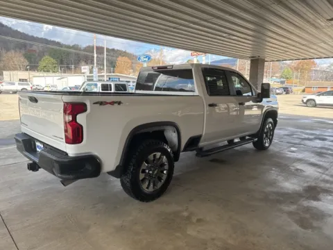 More photos of 2022 Chevrolet Silverado 2500HD Custom at Moss Motor Company, TN