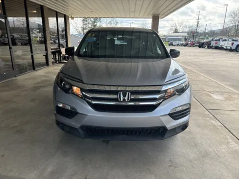 Photos of 2016 Honda Pilot LX for sale in South Pittsburg, TN at Moss Motor Company
