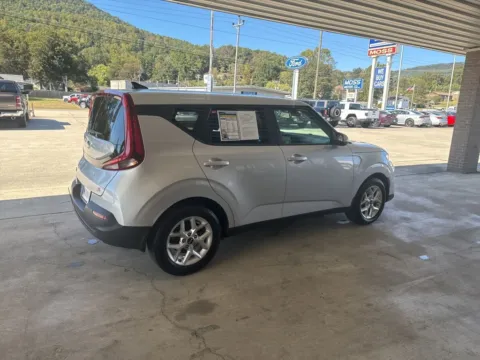 More photos of 2020 Kia Soul S at Moss Motor Company, TN