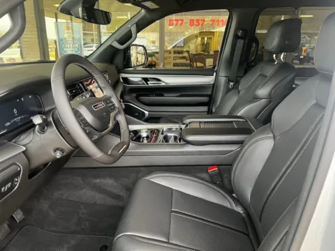 More photos of 2024 Jeep Wagoneer Series II at Moss Motor Company, TN