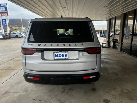 More photos of 2024 Jeep Wagoneer Series II at Moss Motor Company, TN