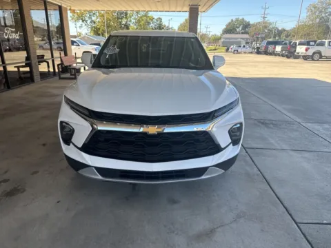 Photos of 2023 Chevrolet Blazer LT for sale in South Pittsburg, TN at Moss Motor Company