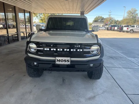 Photos of 2025 Ford Bronco Outer Banks for sale in South Pittsburg, TN at Moss Motor Company