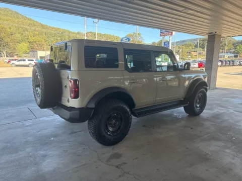 More photos of 2025 Ford Bronco Outer Banks at Moss Motor Company, TN
