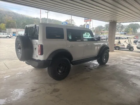 More photos of 2025 Ford Bronco Outer Banks at Moss Motor Company, TN
