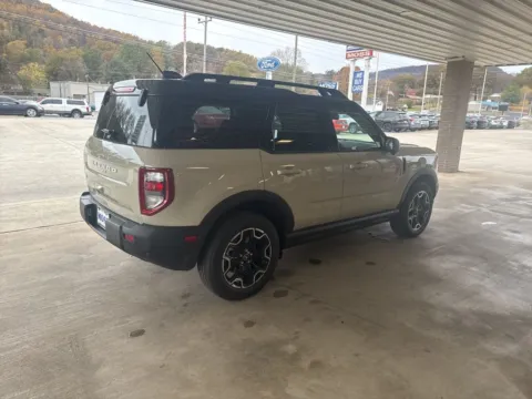 More photos of 2025 Ford Bronco Sport Outer Banks at Moss Motor Company, TN
