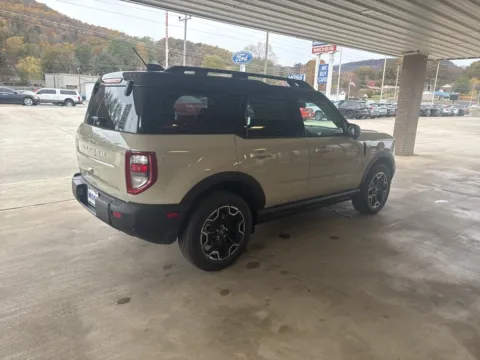 More photos of 2025 Ford Bronco Sport Outer Banks at Moss Motor Company, TN