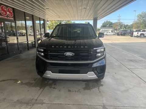 Photos of 2025 Ford Expedition Max Platinum for sale in South Pittsburg, TN at Moss Motor Company