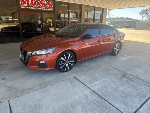 Orange 2022 Nissan Altima 2.0 SR for sale in South Pittsburg, TN