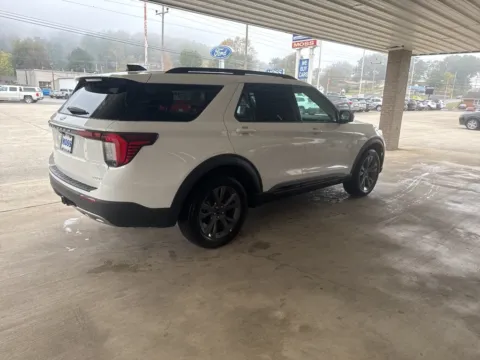 More photos of 2026 Ford Explorer Active at Moss Motor Company, TN