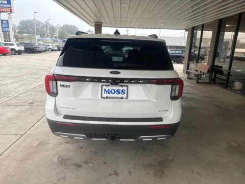 More photos of 2026 Ford Explorer Active at Moss Motor Company, TN