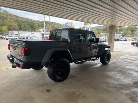 More photos of 2025 Jeep Gladiator Rubicon at Moss Motor Company, TN