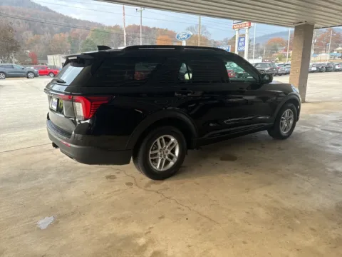 More photos of 2026 Ford Explorer Active at Moss Motor Company, TN