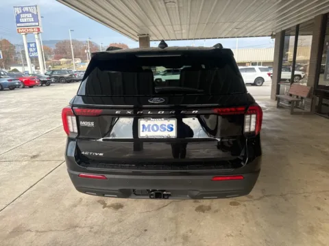 More photos of 2026 Ford Explorer Active at Moss Motor Company, TN