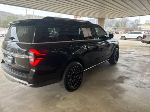 More photos of 2023 Ford Expedition Limited at Moss Motor Company, TN