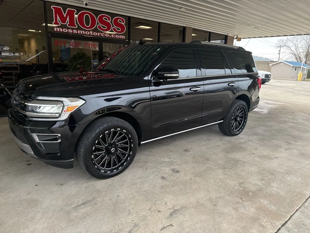 Black 2023 Ford Expedition Limited for sale in South Pittsburg, TN