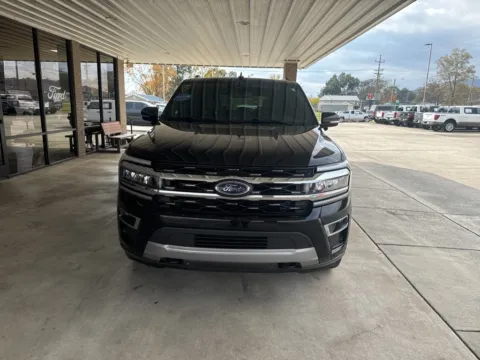 Photos of 2023 Ford Expedition Limited for sale in South Pittsburg, TN at Moss Motor Company