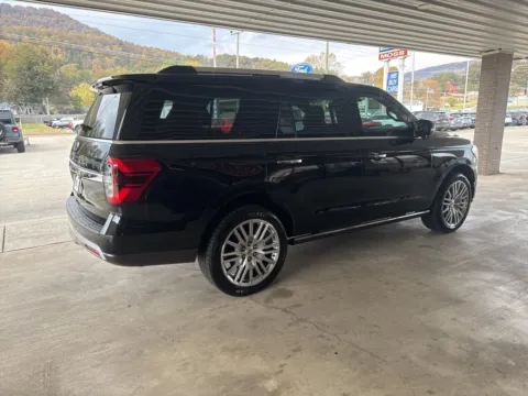 More photos of 2023 Ford Expedition Limited at Moss Motor Company, TN