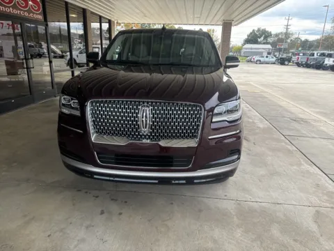 Photos of 2024 Lincoln Navigator Reserve for sale in South Pittsburg, TN at Moss Motor Company