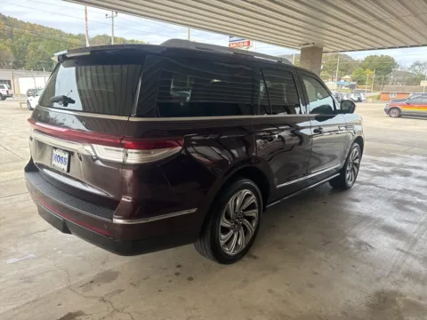 More photos of 2024 Lincoln Navigator Reserve at Moss Motor Company, TN