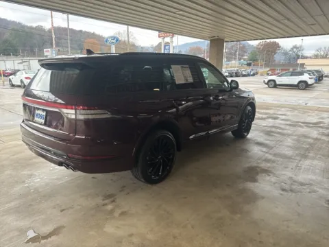 More photos of 2022 Lincoln Aviator Reserve at Moss Motor Company, TN
