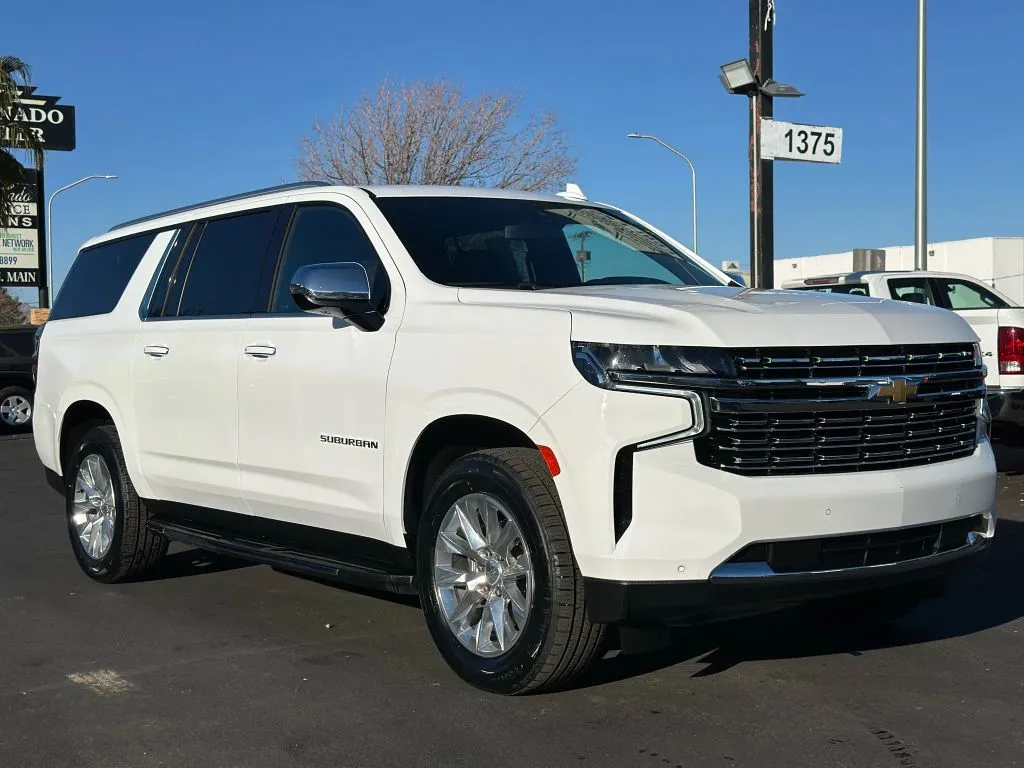 2023 Chevrolet Suburban Premier's photo
