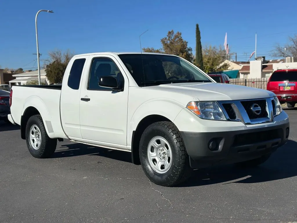 2020 Nissan Frontier S's photo