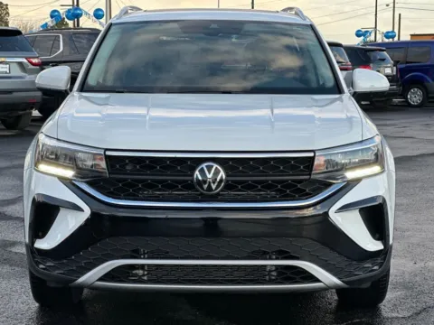 Photos of 2024 Volkswagen Taos SE Sport Utility 4D for sale in Las Cruces, NM at L&L Auto Sales