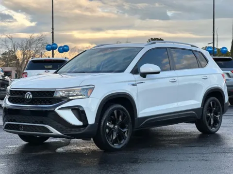 Another view of 2024 Volkswagen Taos SE Sport Utility 4D for sale in Las Cruces, NM at L&L Auto Sales