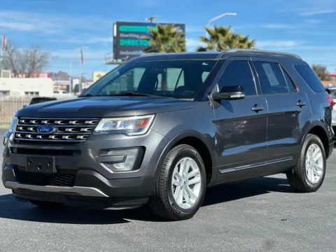 Another view of 2017 Ford Explorer XLT Sport Utility 4D for sale in Las Cruces, NM at L&L Auto Sales
