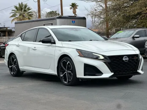 White 2023 Nissan Altima 2.5 SR Sedan 4D for sale in Las Cruces, NM