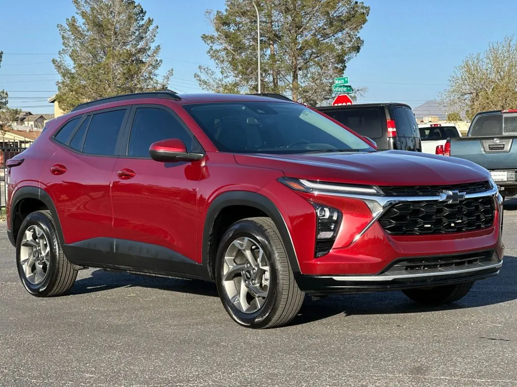 2025 Chevrolet Trax LT's photo