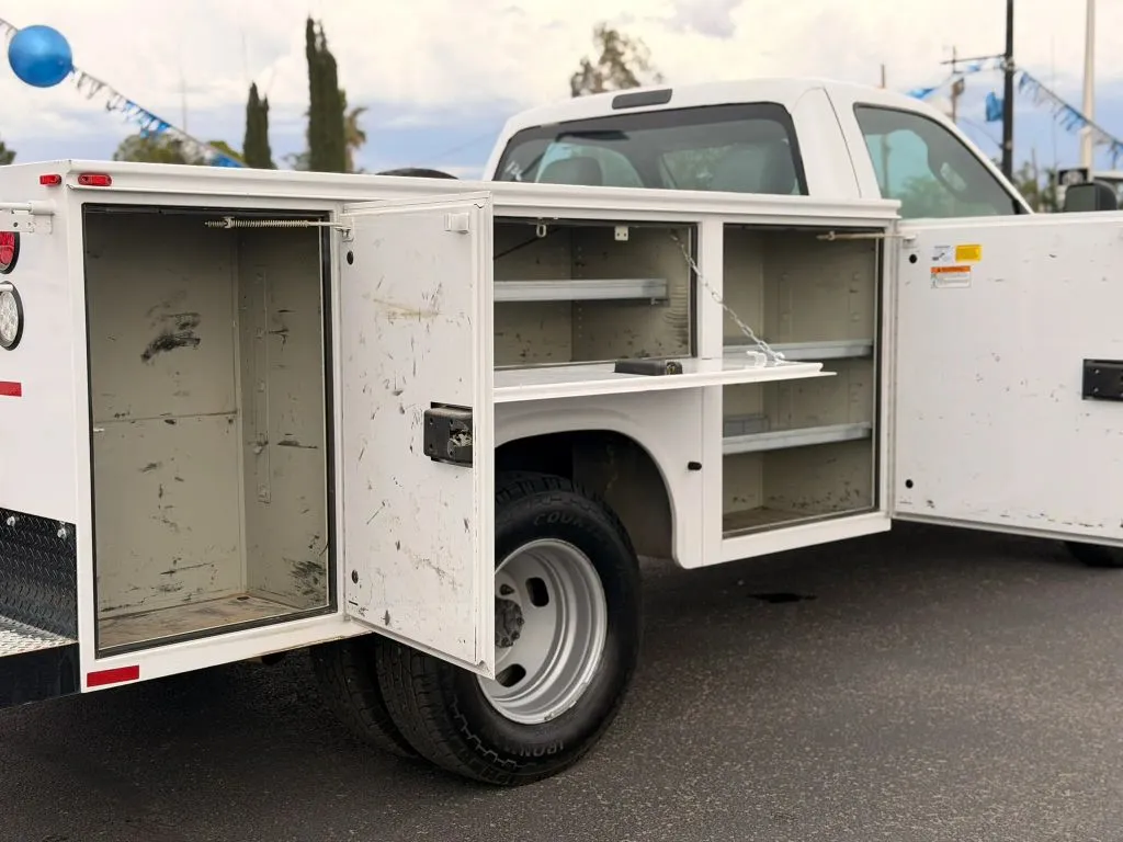 2016 Ford F-350 Super Duty Chassis Cab XL - Photo 14