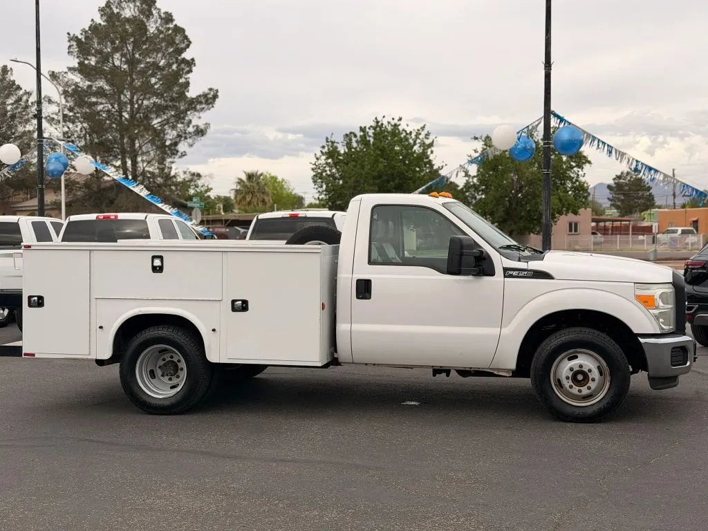 2016 Ford F-350 Super Duty Chassis Cab XL - Photo 8