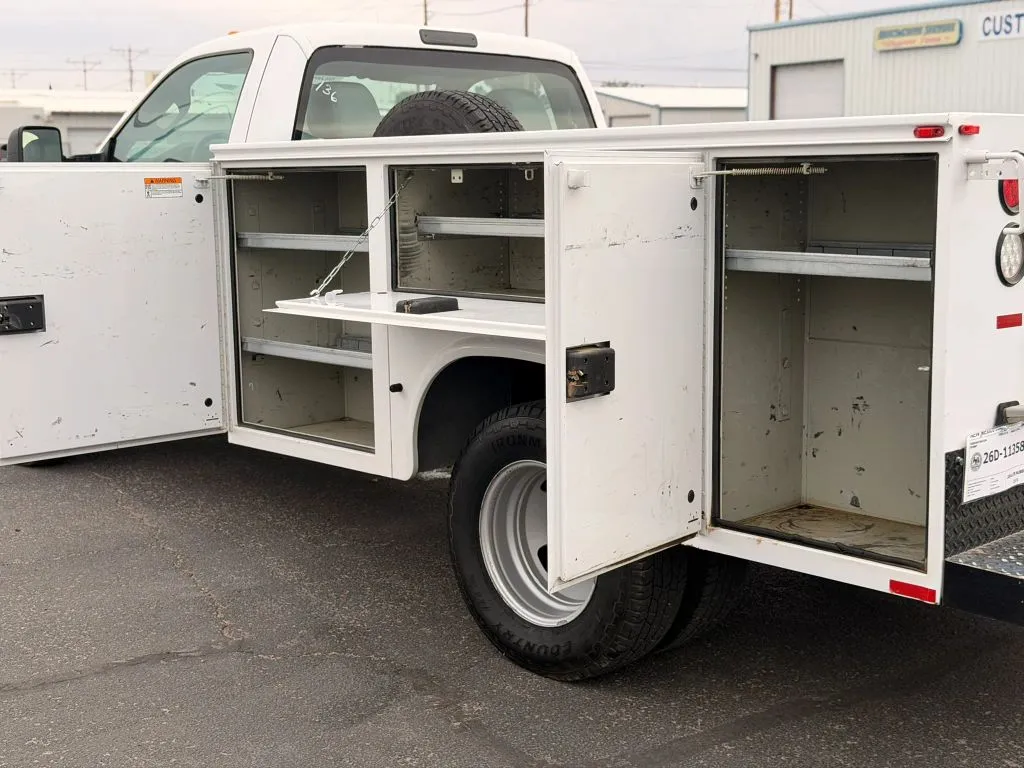 2016 Ford F-350 Super Duty Chassis Cab XL - Photo 10