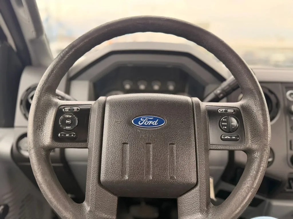 2016 Ford F-350 Super Duty Chassis Cab XL - Photo 17
