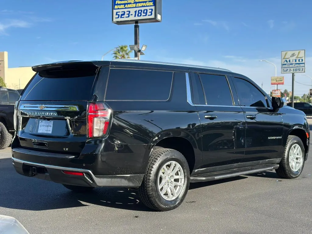 2021 Chevrolet Suburban LT - Photo 7