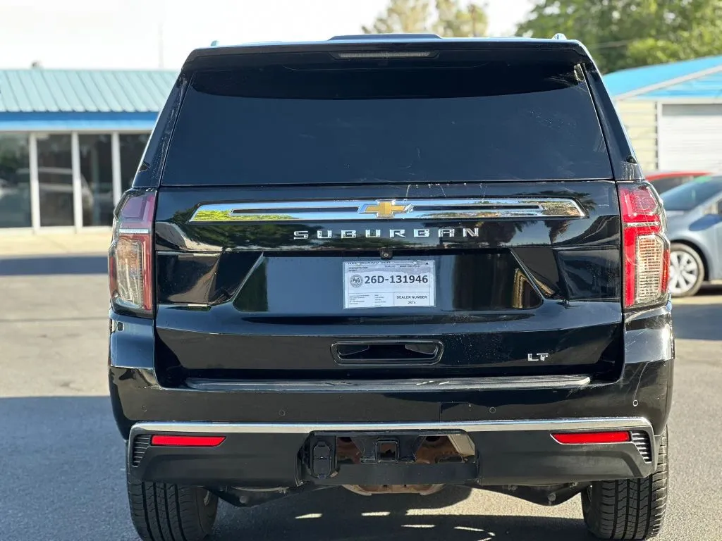 2021 Chevrolet Suburban LT - Photo 6