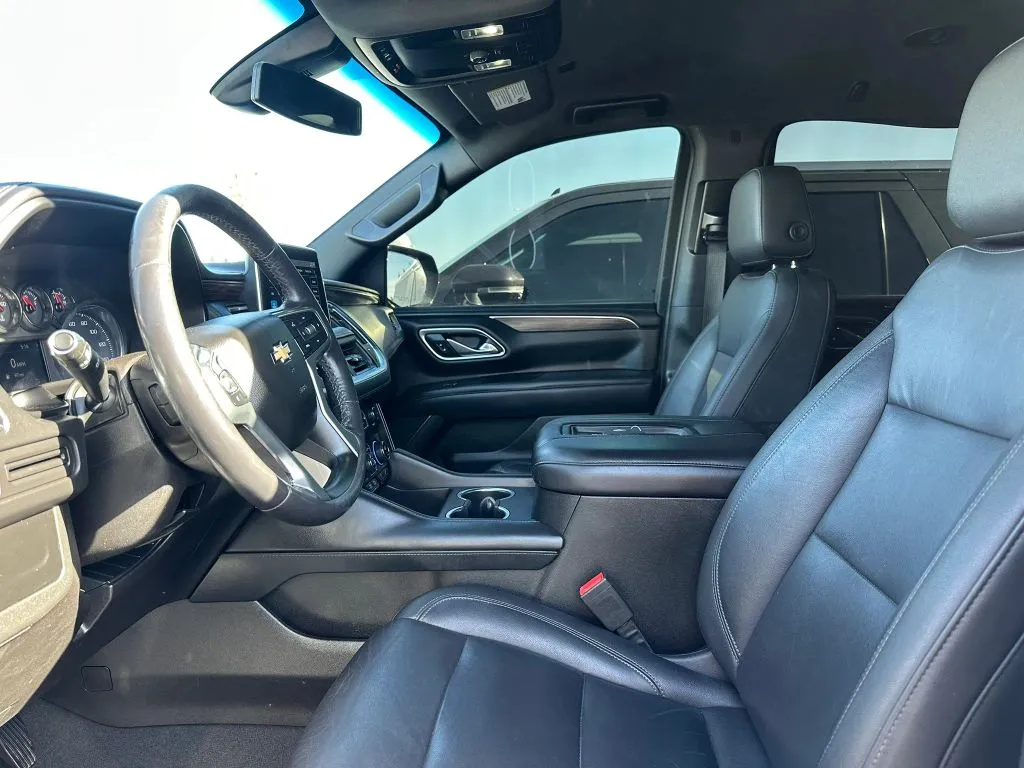2021 Chevrolet Suburban LT - Photo 12