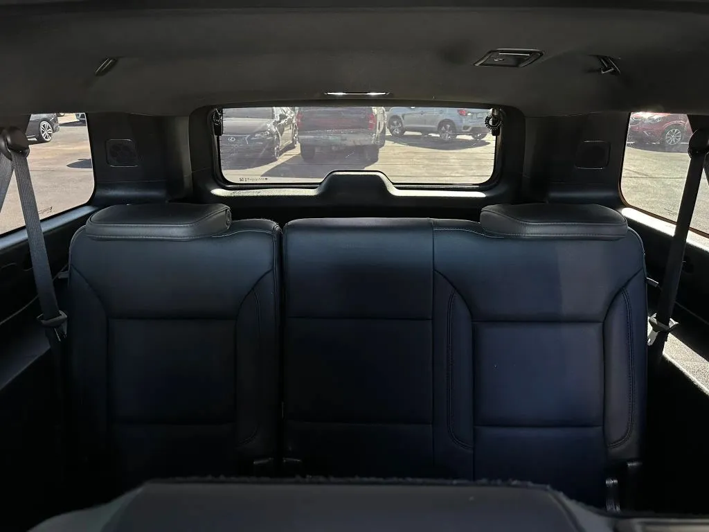 2021 Chevrolet Suburban LT - Photo 16