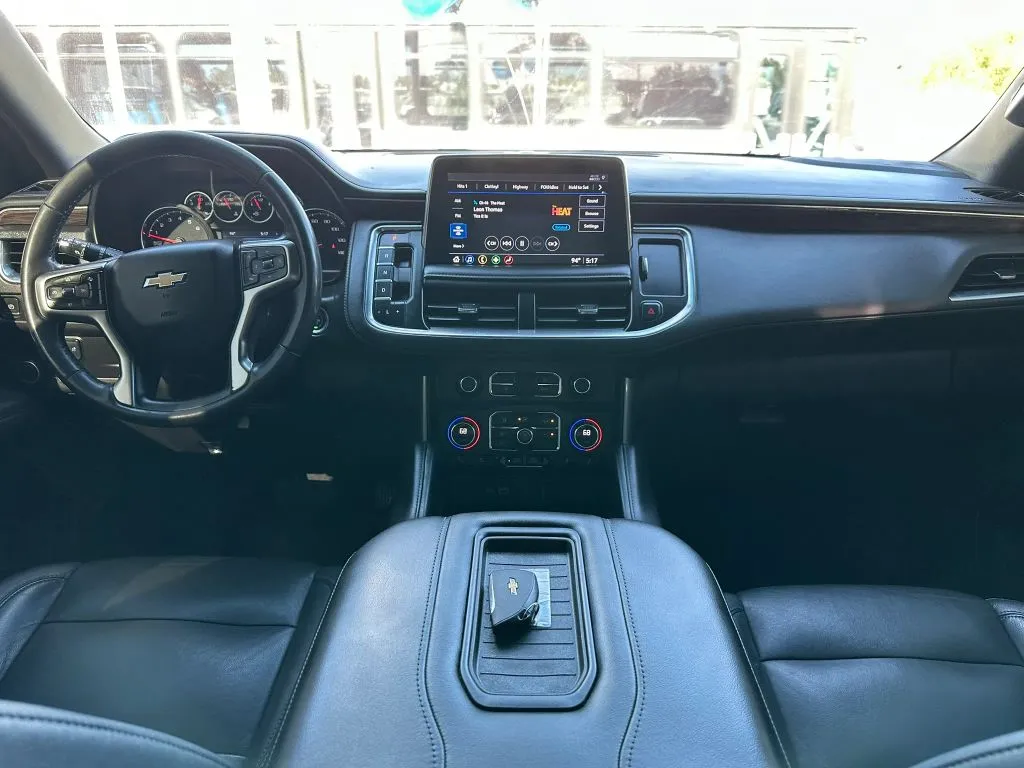 2021 Chevrolet Suburban LT - Photo 10